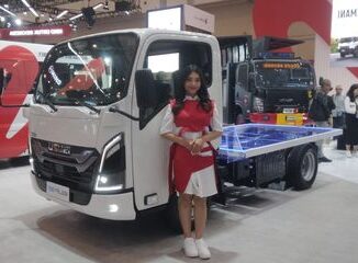 Isuzu Belum Siap Jual Truk Listrik Elf EV di Pasar Indonesia